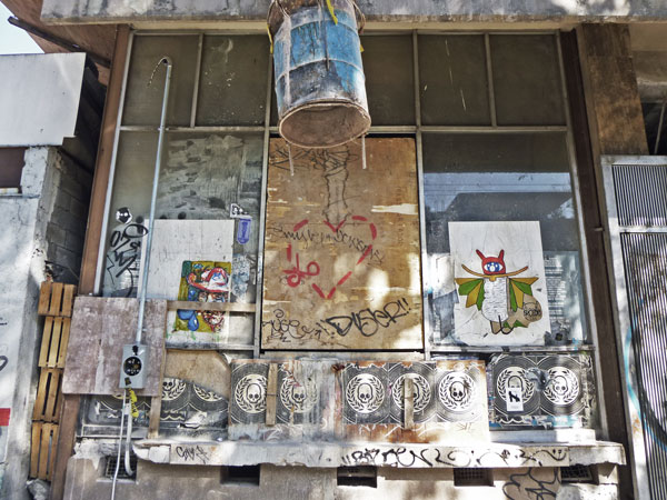 Roma wall